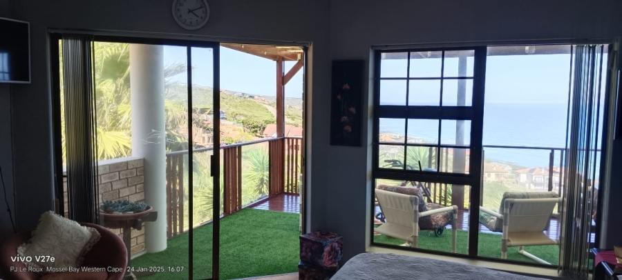 To Let 5 Bedroom Property for Rent in Dana Bay Western Cape